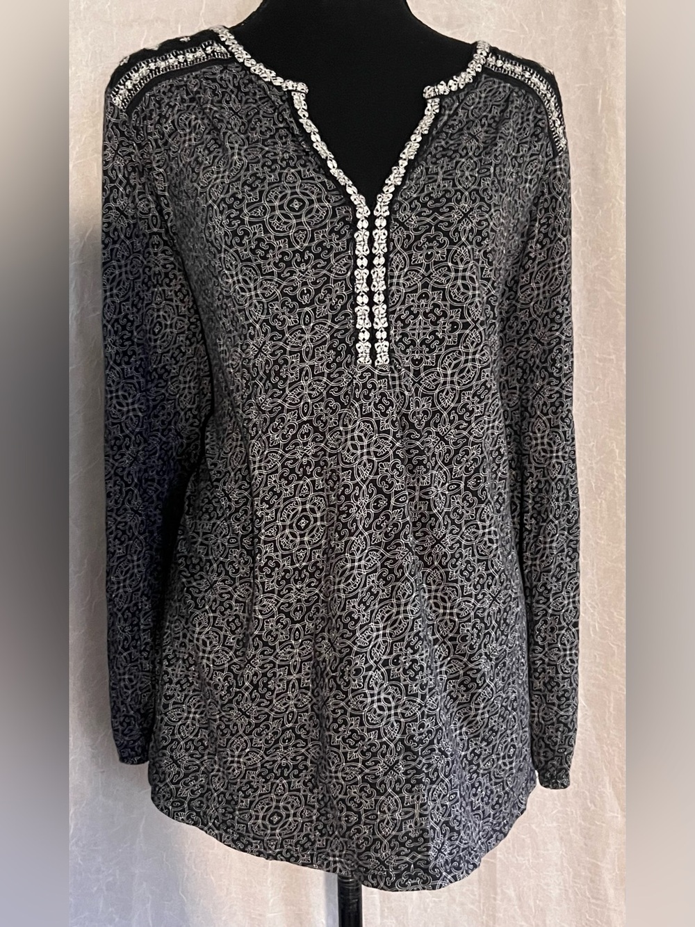 Lucky Brand Black & white patterned top with embroidery detail